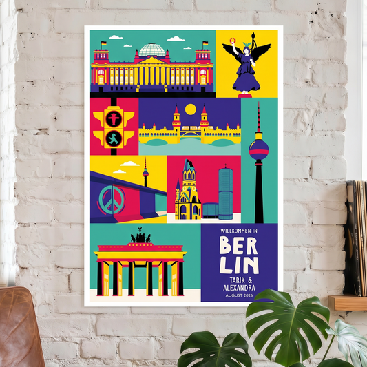 Großes ungerahmtes Berlin Poster hängt an einer weißen Backsteinwand über einem braunen Ledersessel in einem modernen Wohnzimmer.
