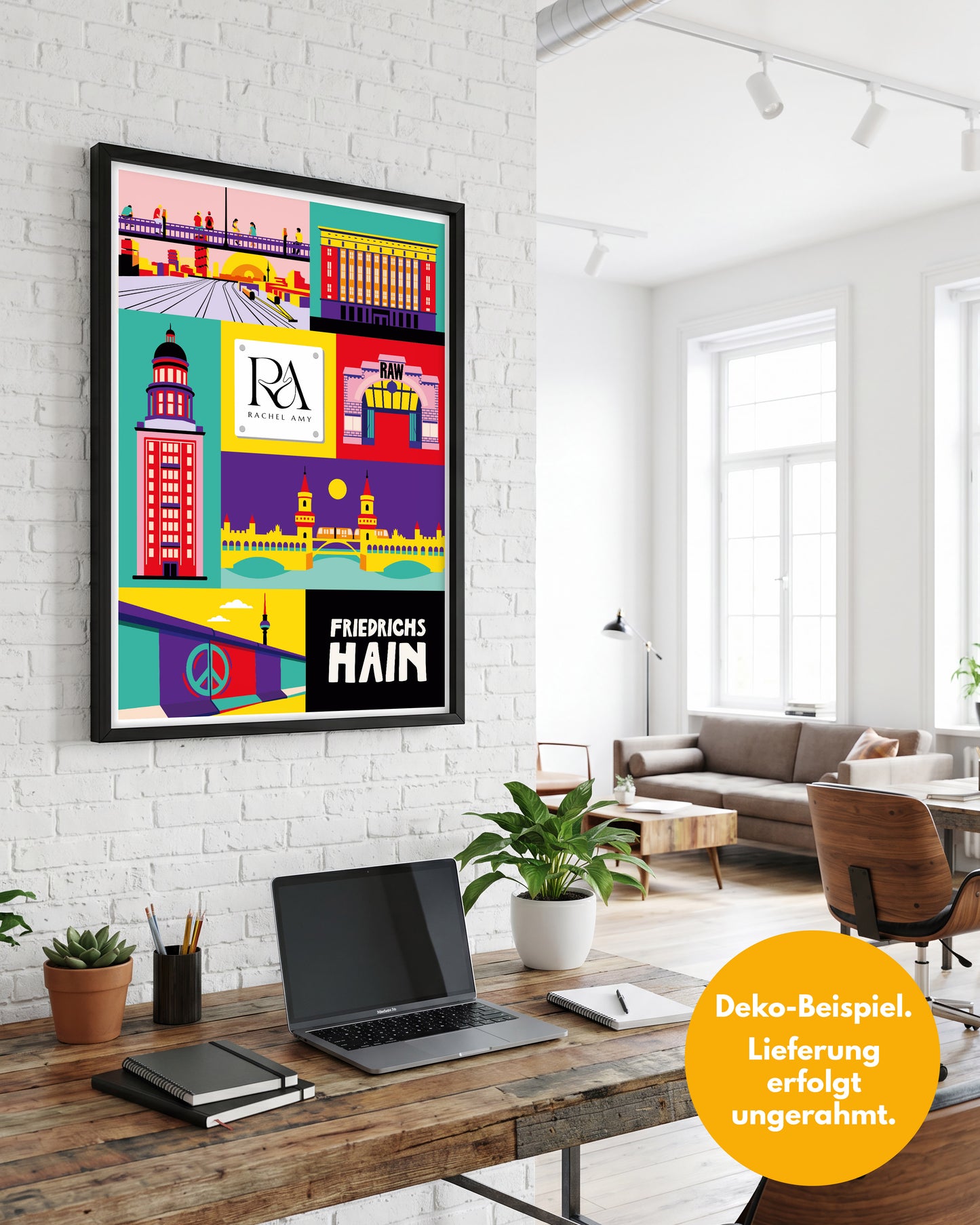 Kreatives Plakat Design für das Office: Personalisiertes B2B Geschenk mit Kiez-Wahrzeichen und Firmenlogo, gerahmt an einer weißen Ziegelwand in einem hellen Arbeitszimmer.