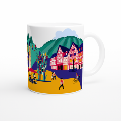 Rückseite der Tasse mit Rheinufer-Illustration und stilisierten Booten im grafischen Stadtkind Souvenir Design.